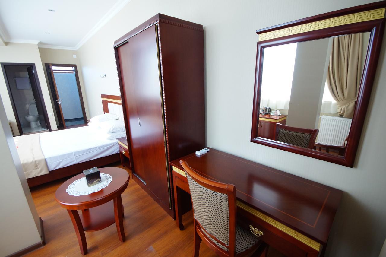 Hotel 725 Batumi Eksteriør bilde